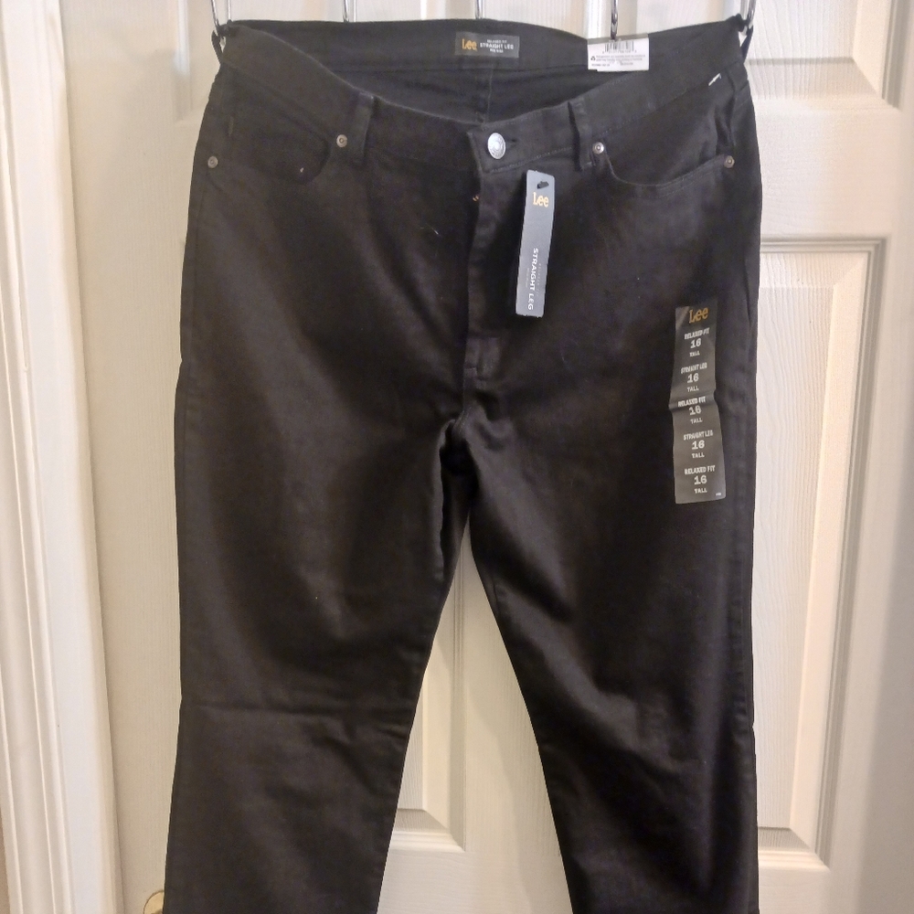 Lee black size 16 relaxed fit straight leg womens jeans.